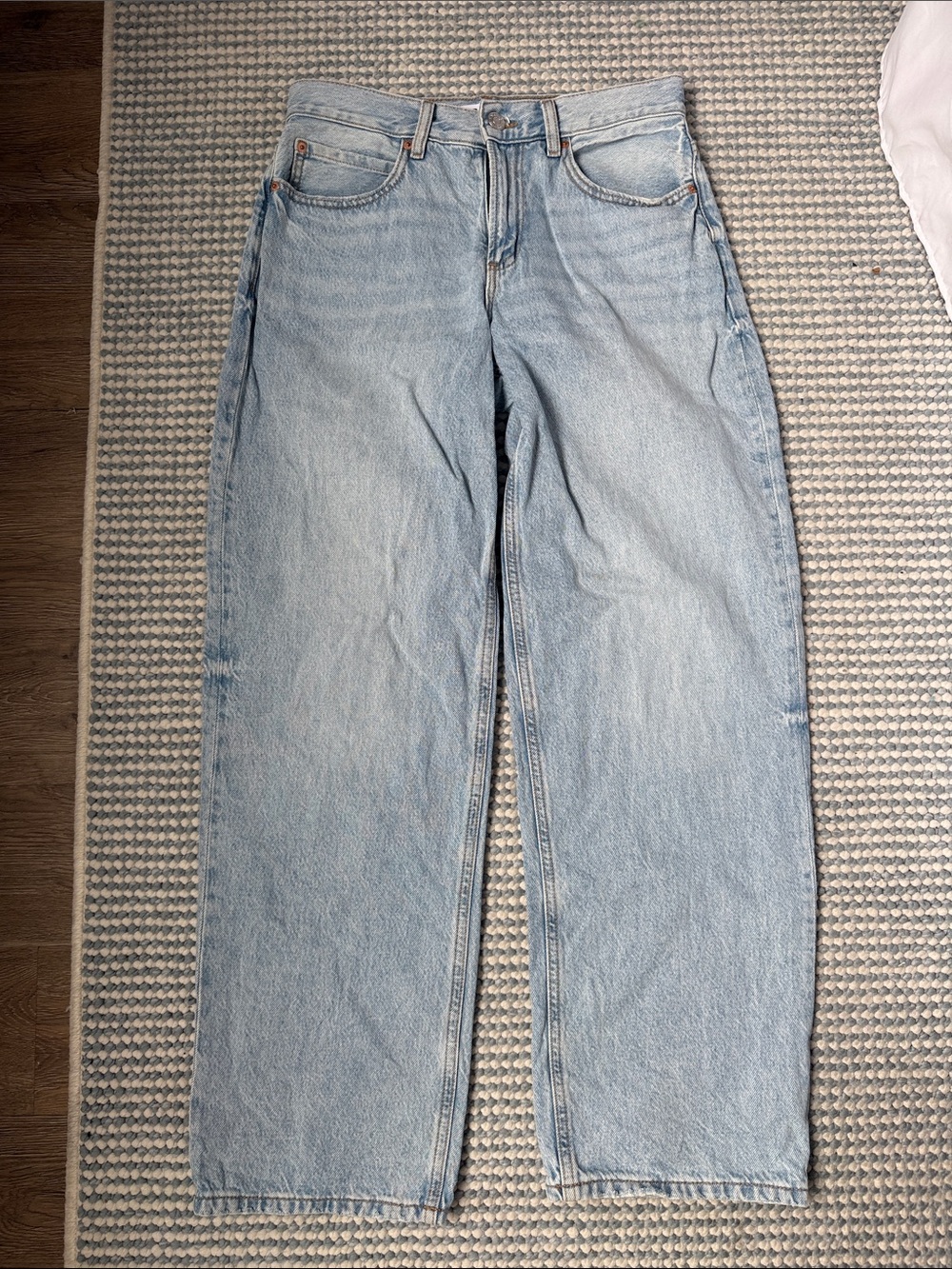 Garage Low rise baggy Women’s light wash Jeans Sz 26